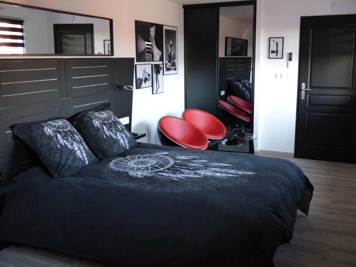 ボーム・レ・ダム La Colline Aux Yeux Doubs Bed & Breakfast エクステリア 写真