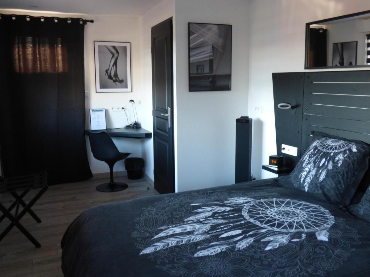 ボーム・レ・ダム La Colline Aux Yeux Doubs Bed & Breakfast エクステリア 写真