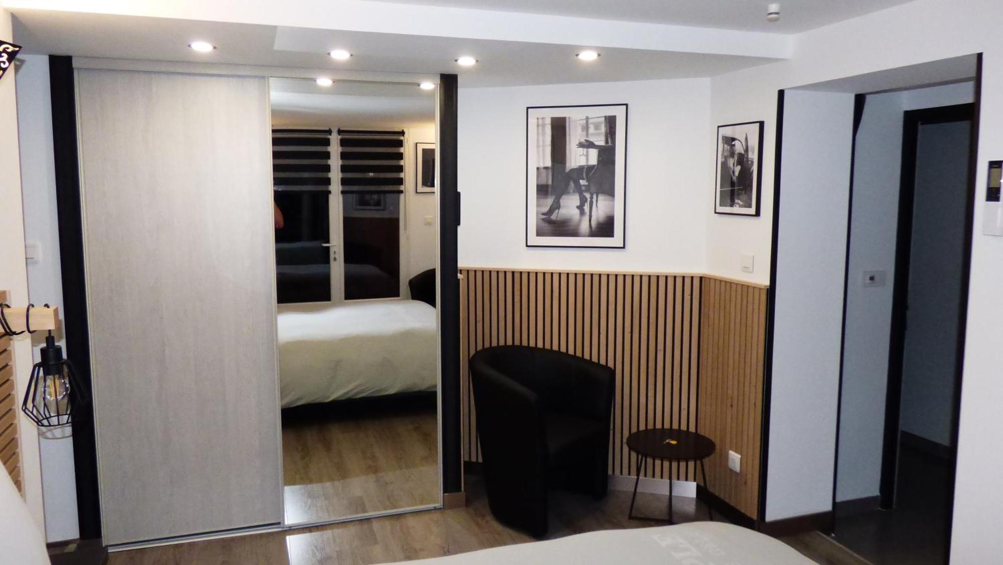 ボーム・レ・ダム La Colline Aux Yeux Doubs Bed & Breakfast エクステリア 写真