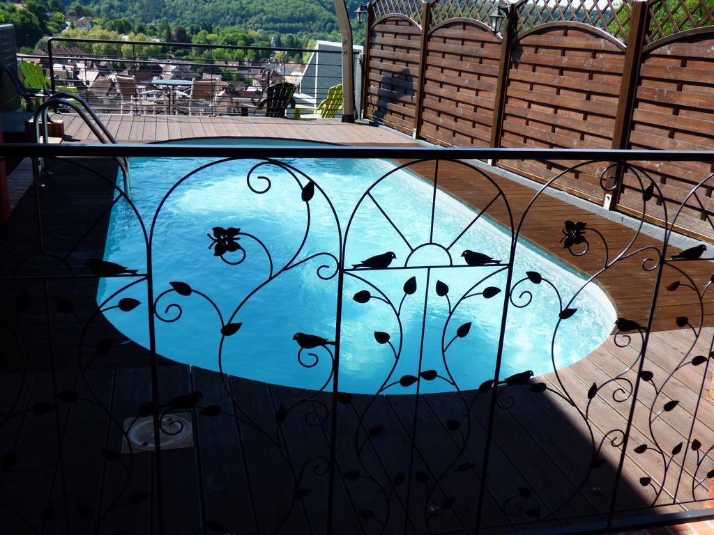 ボーム・レ・ダム La Colline Aux Yeux Doubs Bed & Breakfast エクステリア 写真