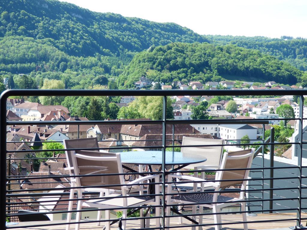 ボーム・レ・ダム La Colline Aux Yeux Doubs Bed & Breakfast エクステリア 写真
