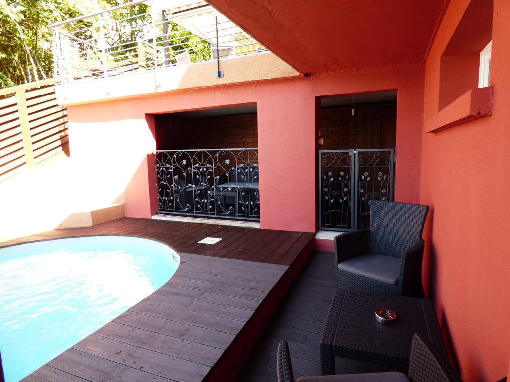 ボーム・レ・ダム La Colline Aux Yeux Doubs Bed & Breakfast エクステリア 写真
