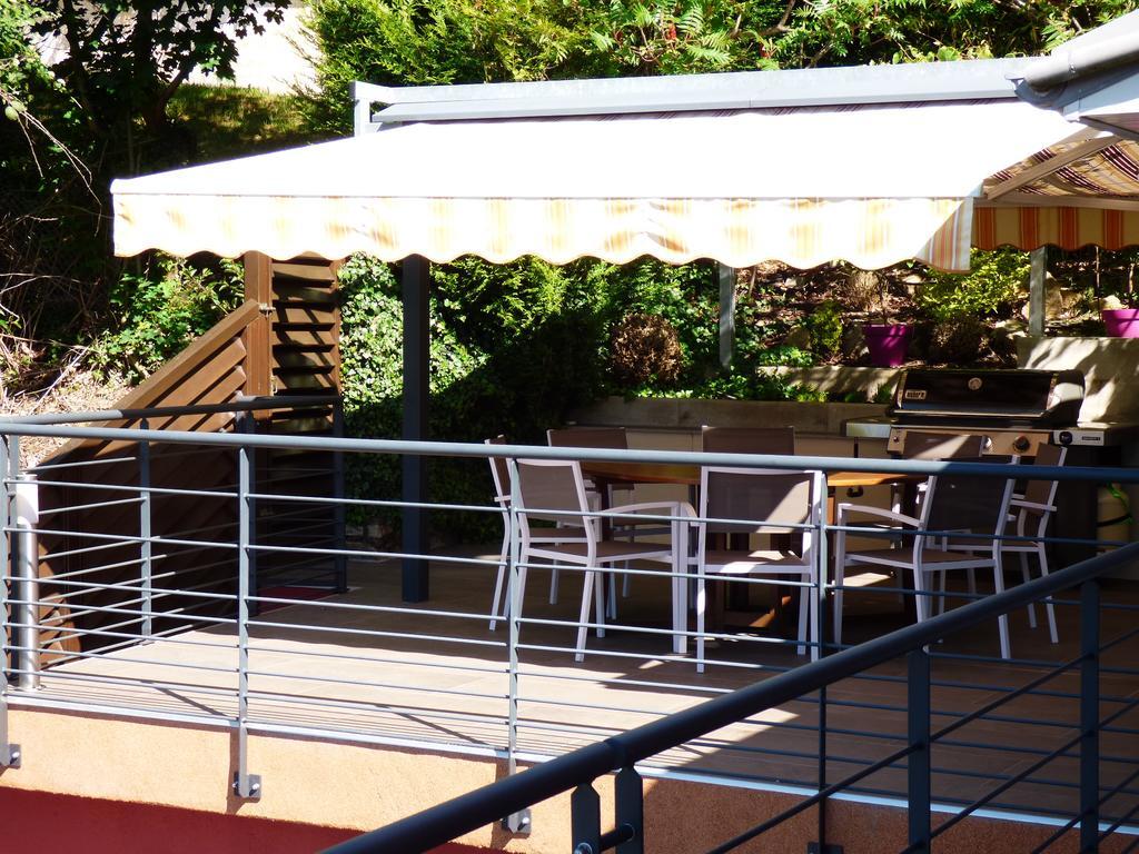 ボーム・レ・ダム La Colline Aux Yeux Doubs Bed & Breakfast エクステリア 写真